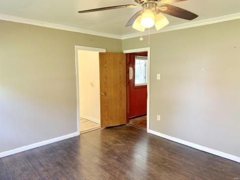 1323 E Roush Street Young America IN 46998