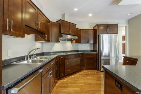 8119 Inverness Lakes Trail Fort Wayne IN 46804