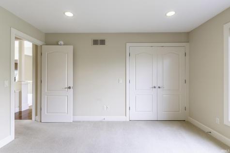 8119 Inverness Lakes Trail Fort Wayne IN 46804