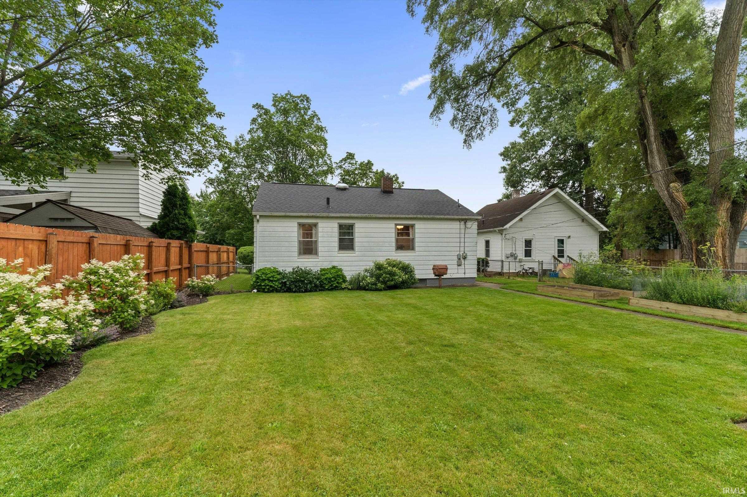 229 N Hawthorne Drive South Bend IN 46617