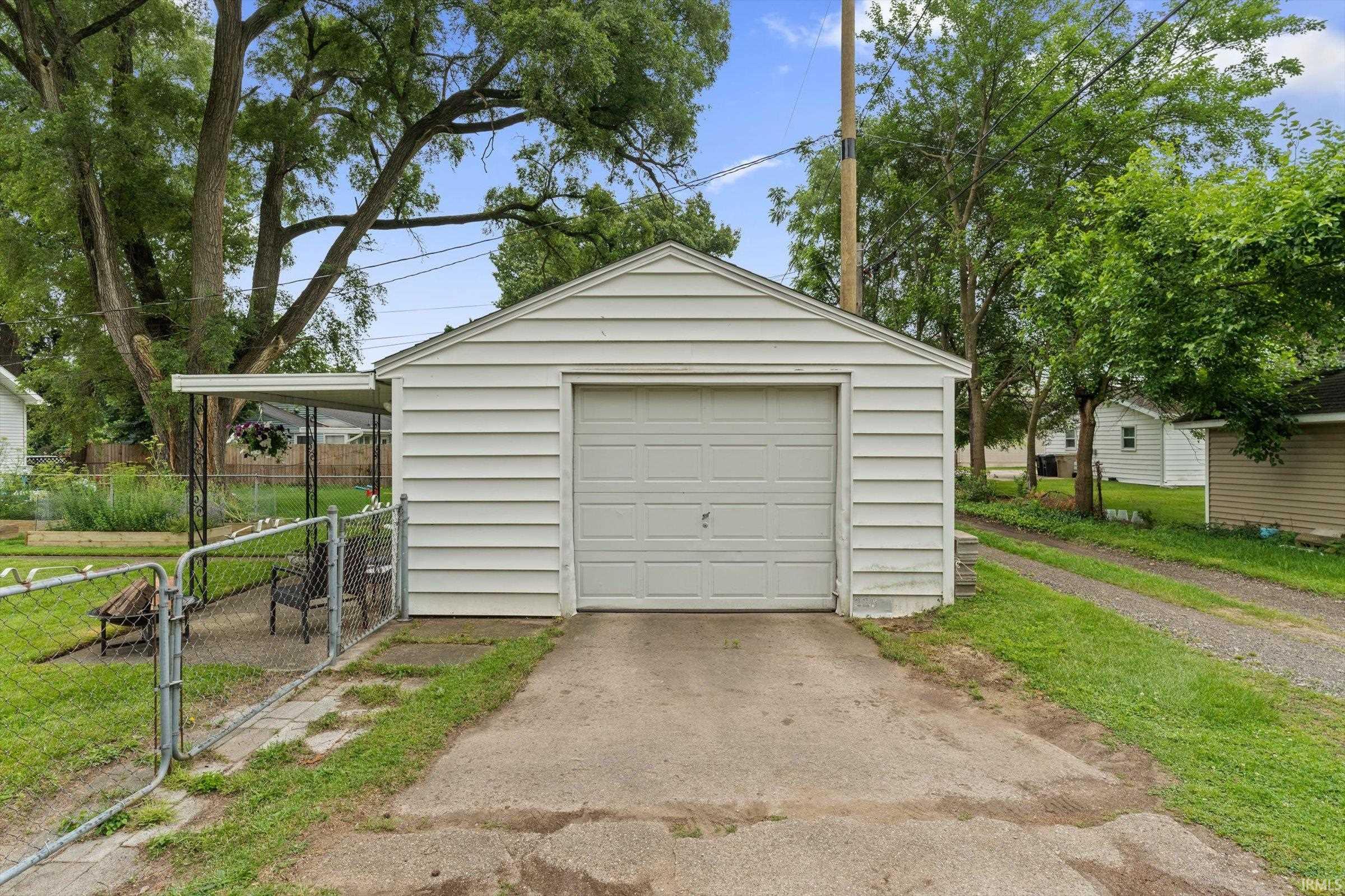 229 N Hawthorne Drive South Bend IN 46617