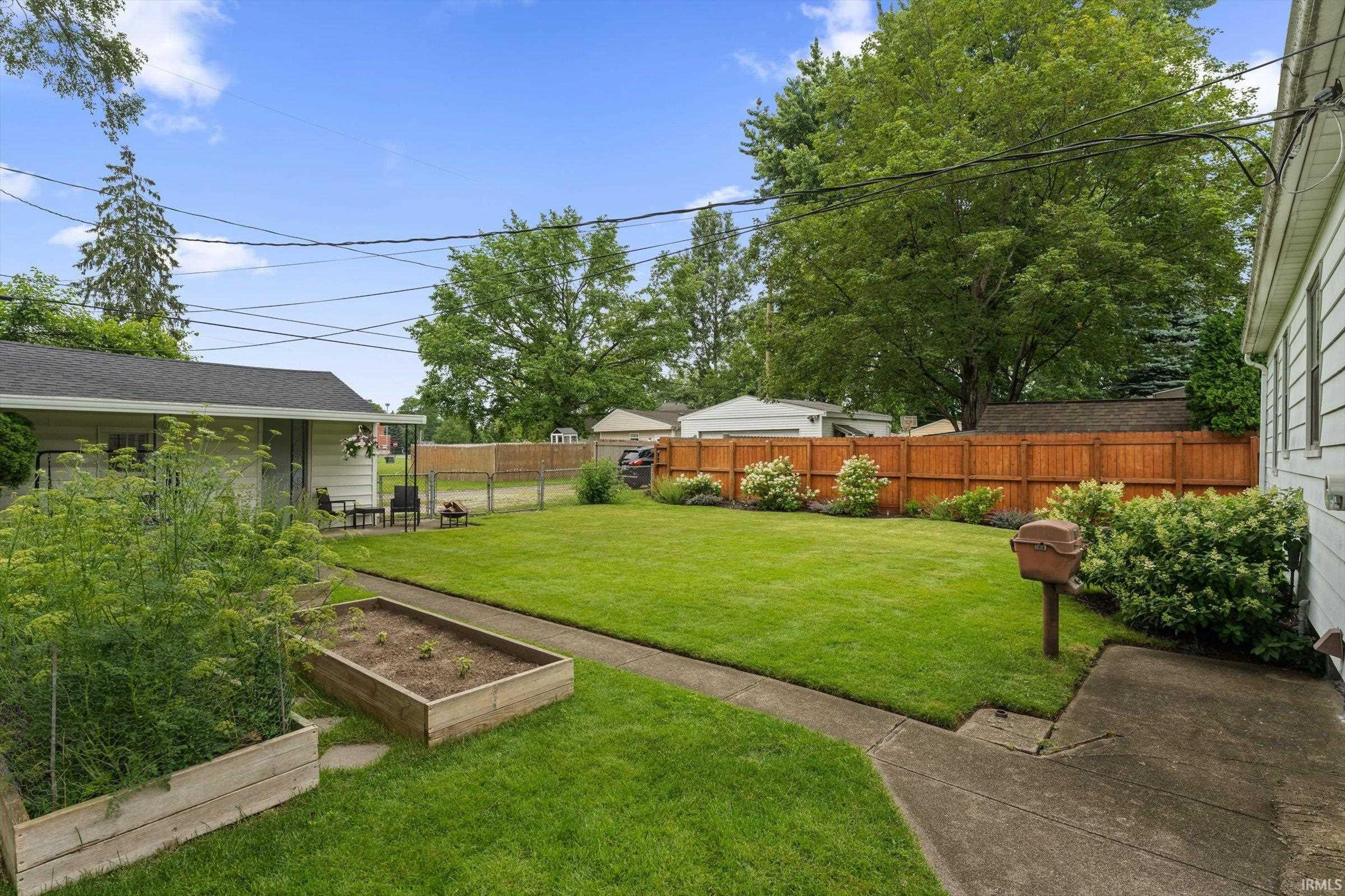 229 N Hawthorne Drive South Bend IN 46617
