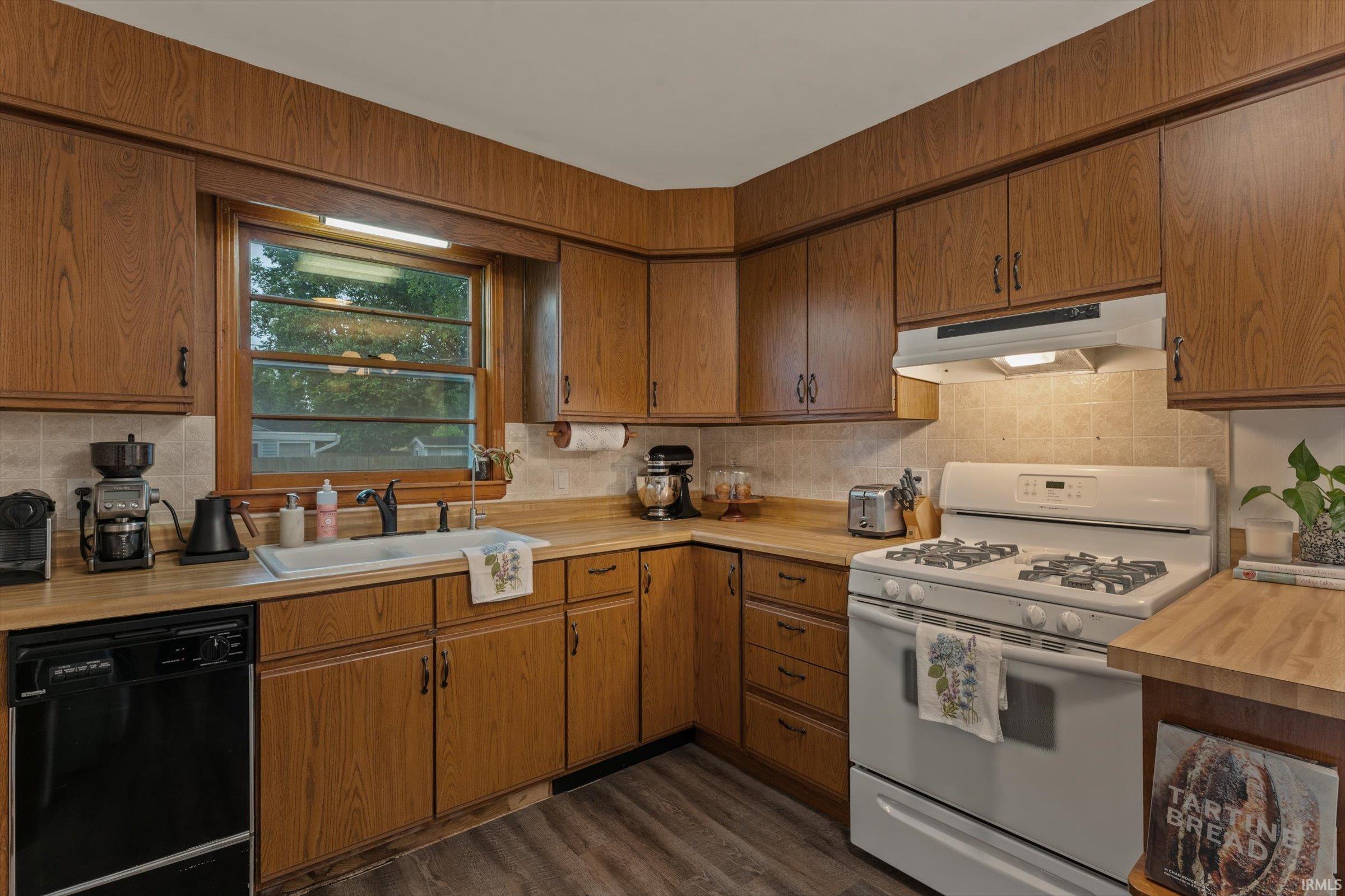229 N Hawthorne Drive South Bend IN 46617