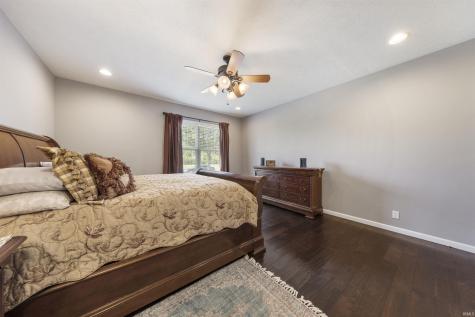 15333 Reading Drive Evansville IN 47725