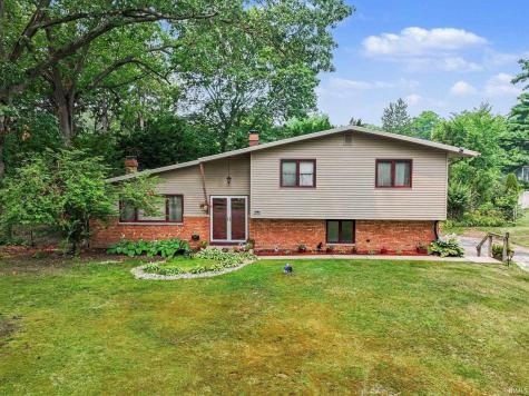 53175 Osage Drive South Bend IN 46637