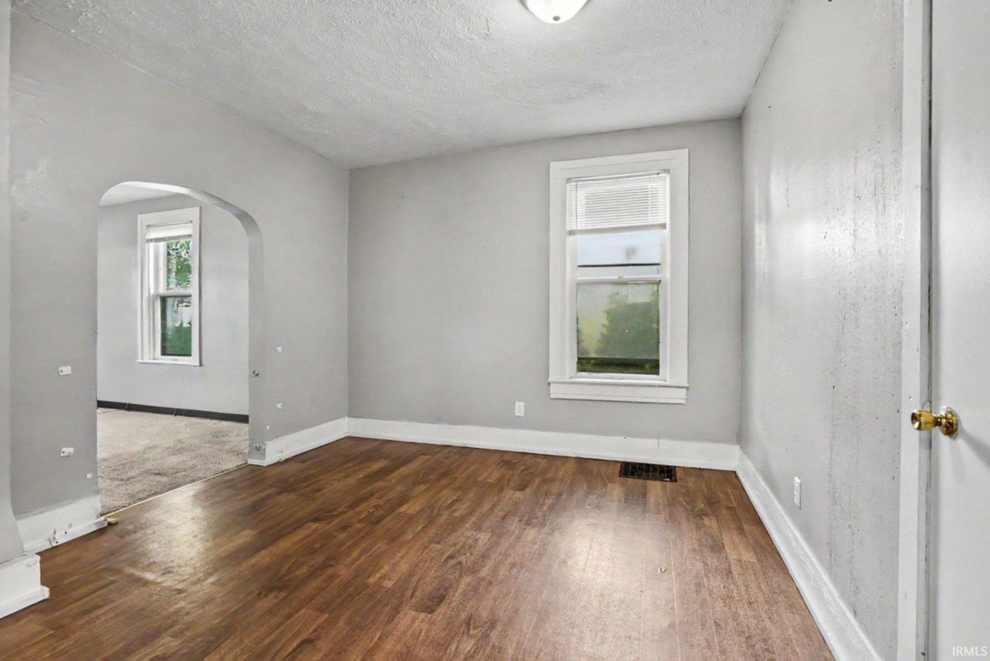 922 E Grove Street Mishawaka IN 46545