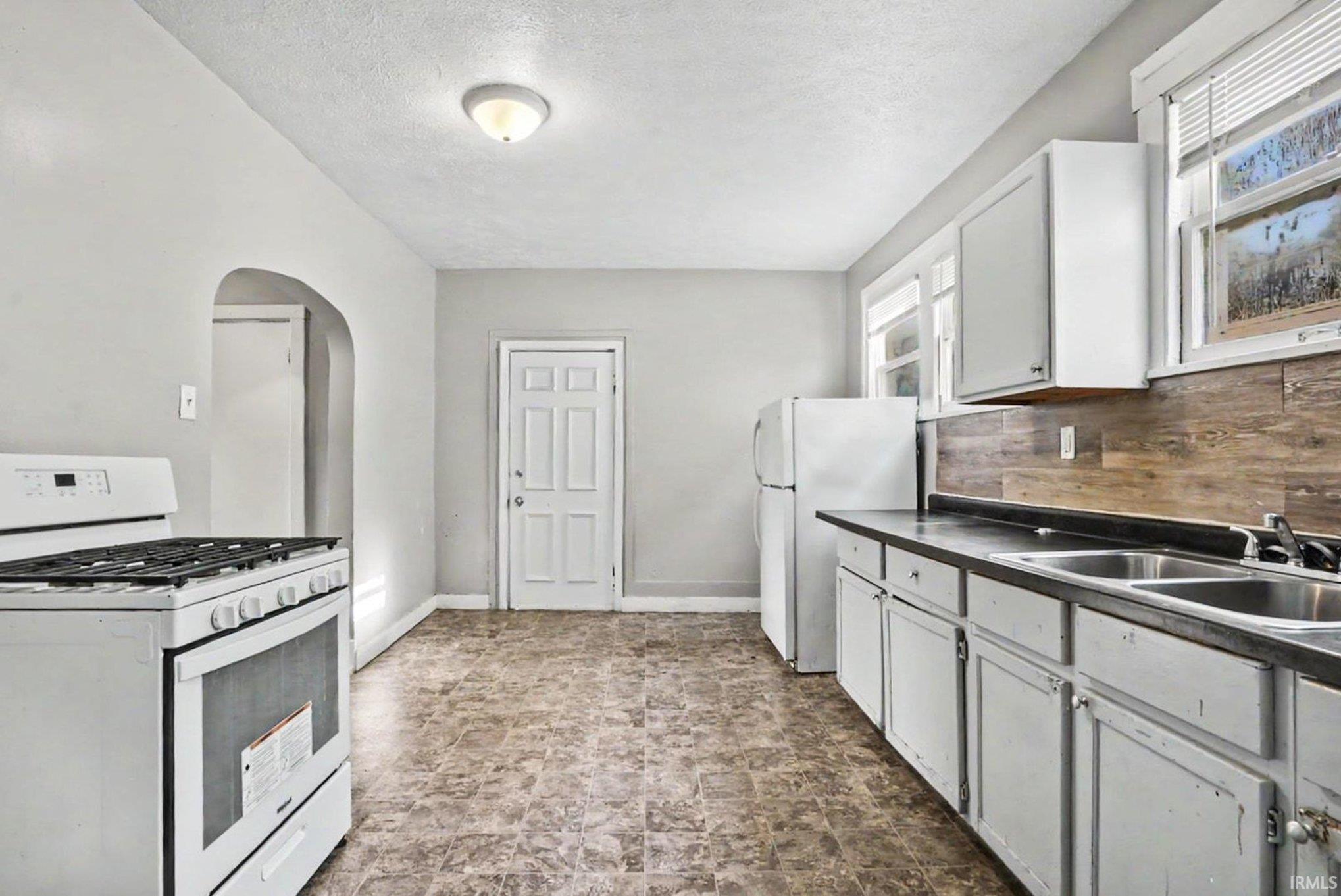 922 E Grove Street Mishawaka IN 46545
