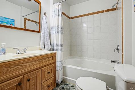 1920 W 570 N Howe IN 46746