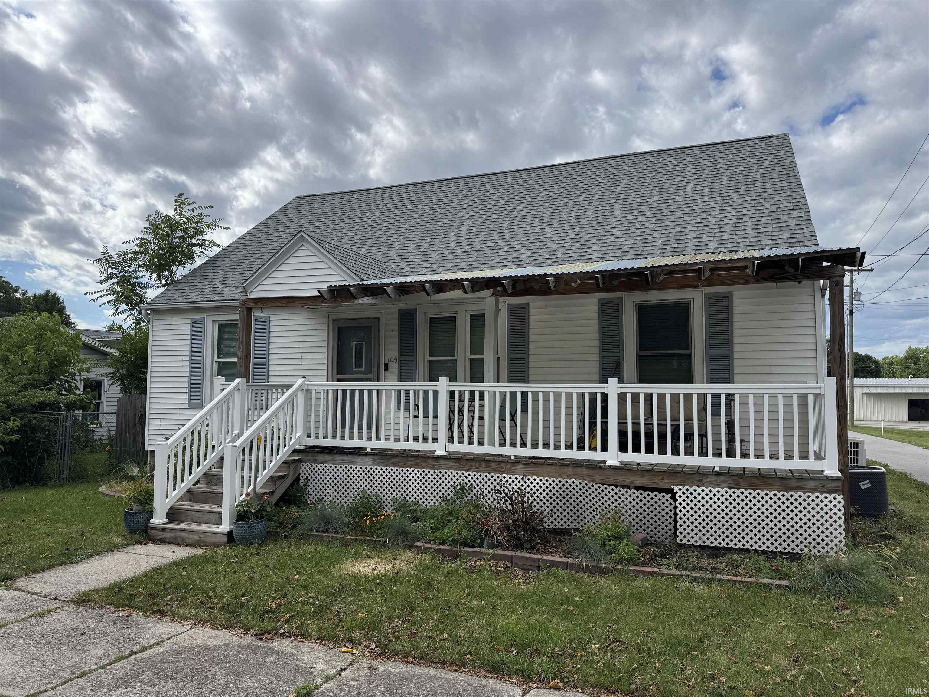 109 E Roe Ossian IN 46777