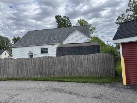 109 E Roe Ossian IN 46777