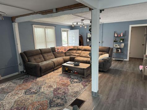109 E Roe Ossian IN 46777
