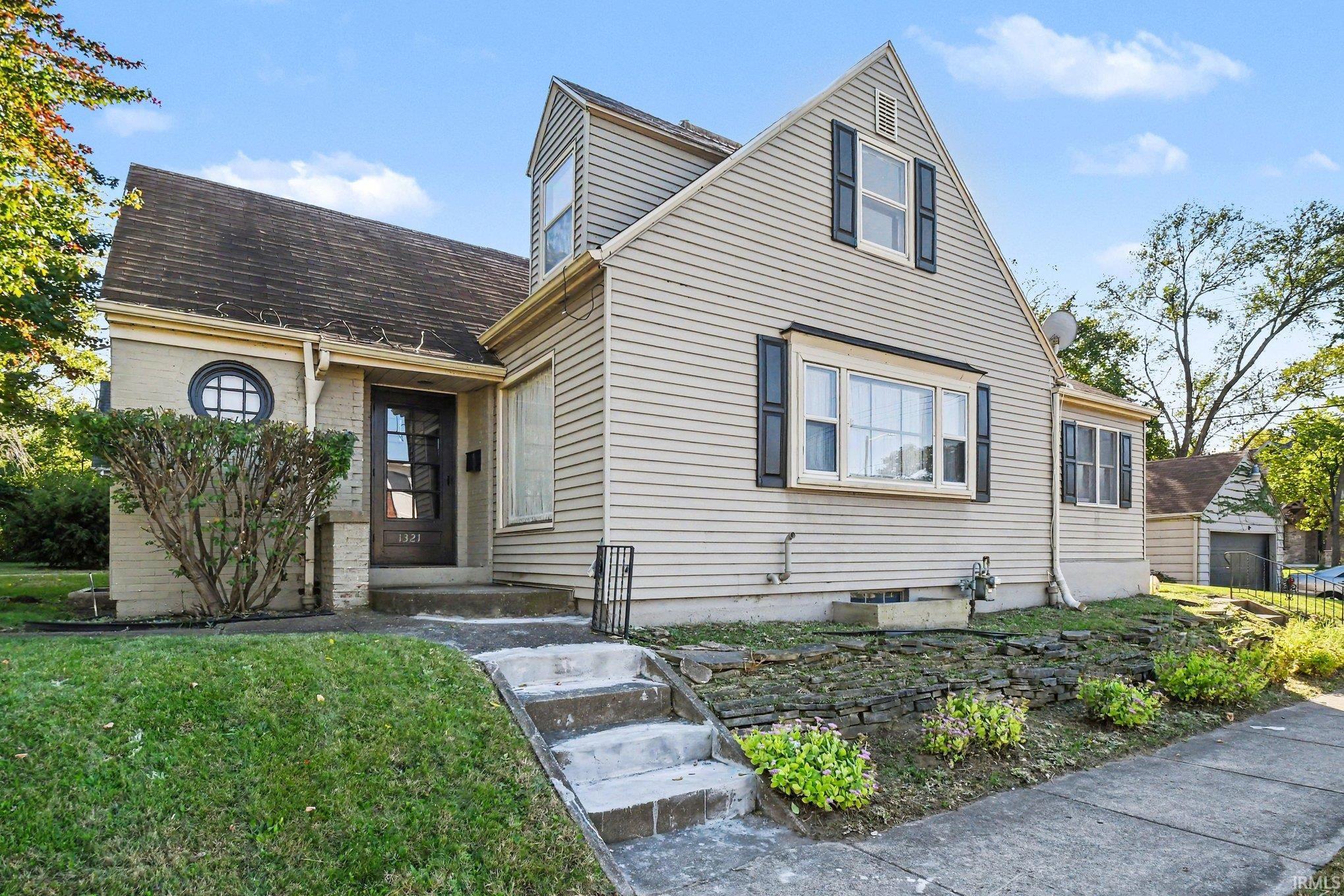 1321 Leeper Avenue South Bend IN 46617