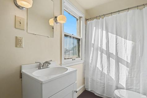 1321 Leeper Avenue South Bend IN 46617