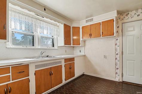 1321 Leeper Avenue South Bend IN 46617