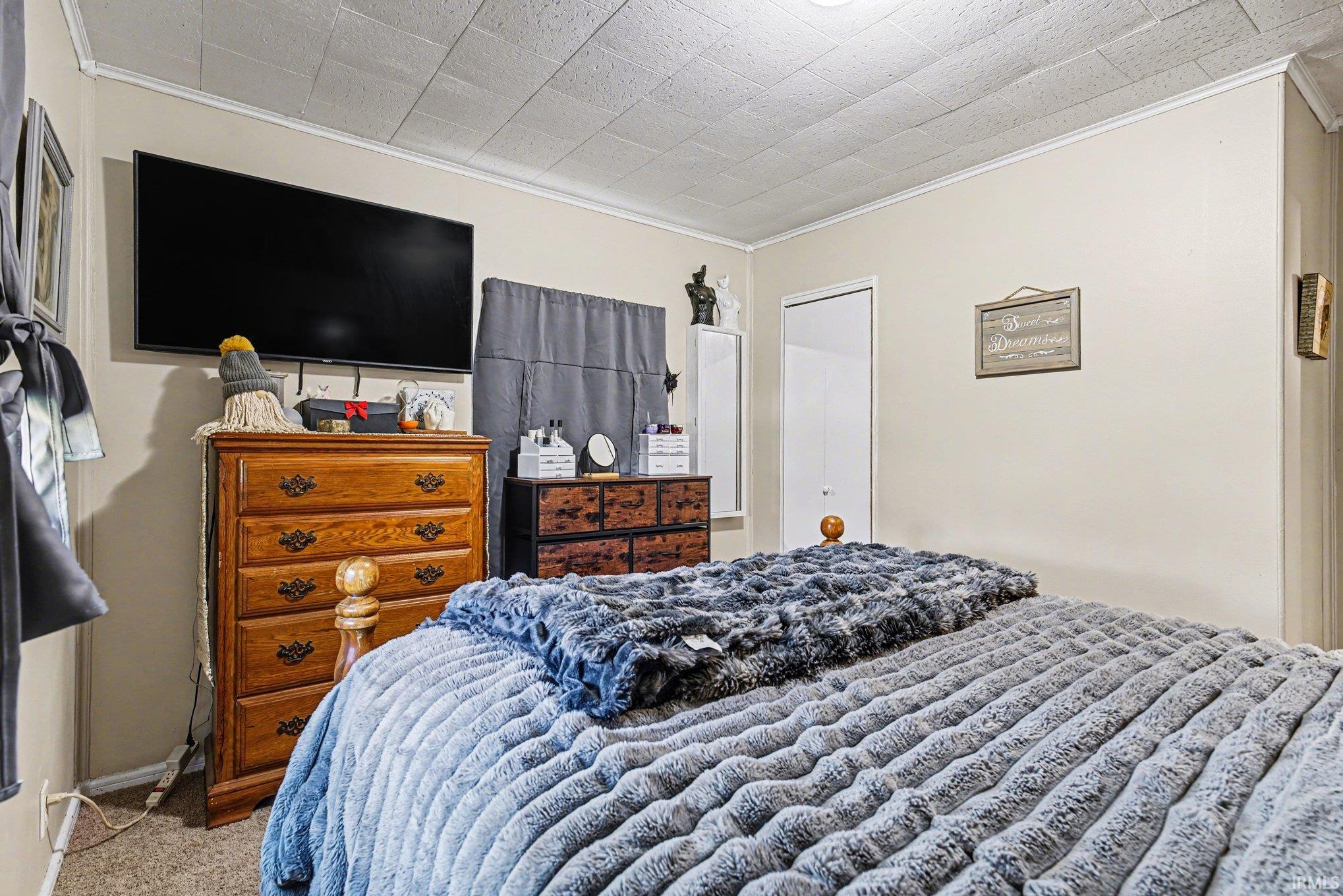 208 Luelde Street South Bend IN 46614
