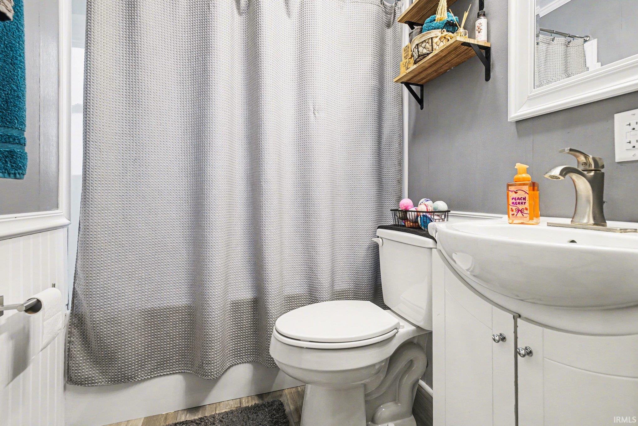 208 Luelde Street South Bend IN 46614