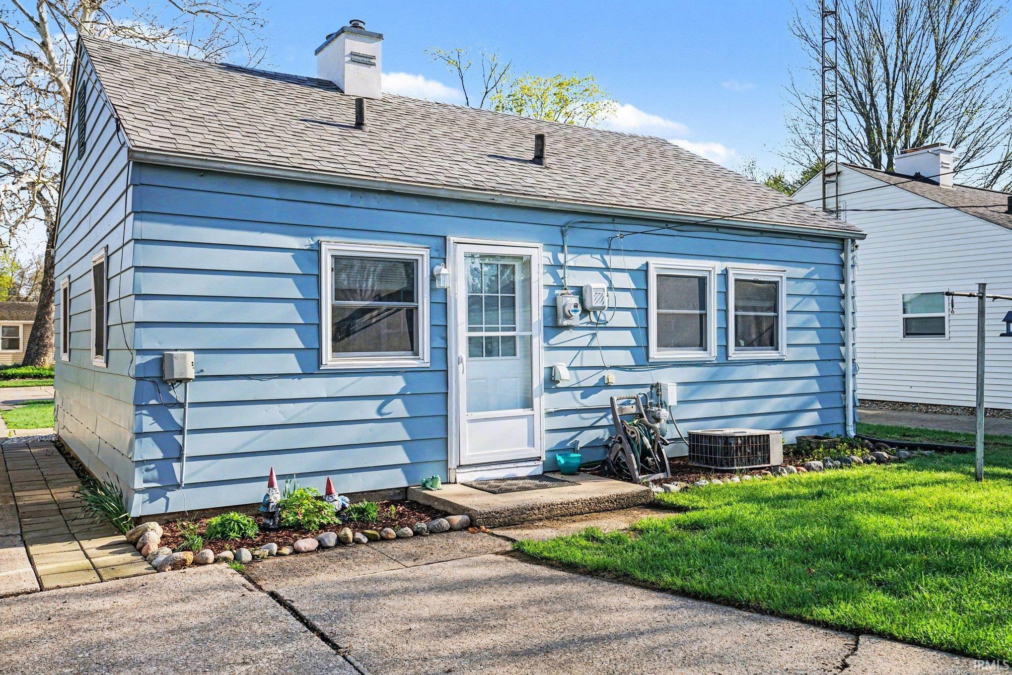 208 Luelde Street South Bend IN 46614