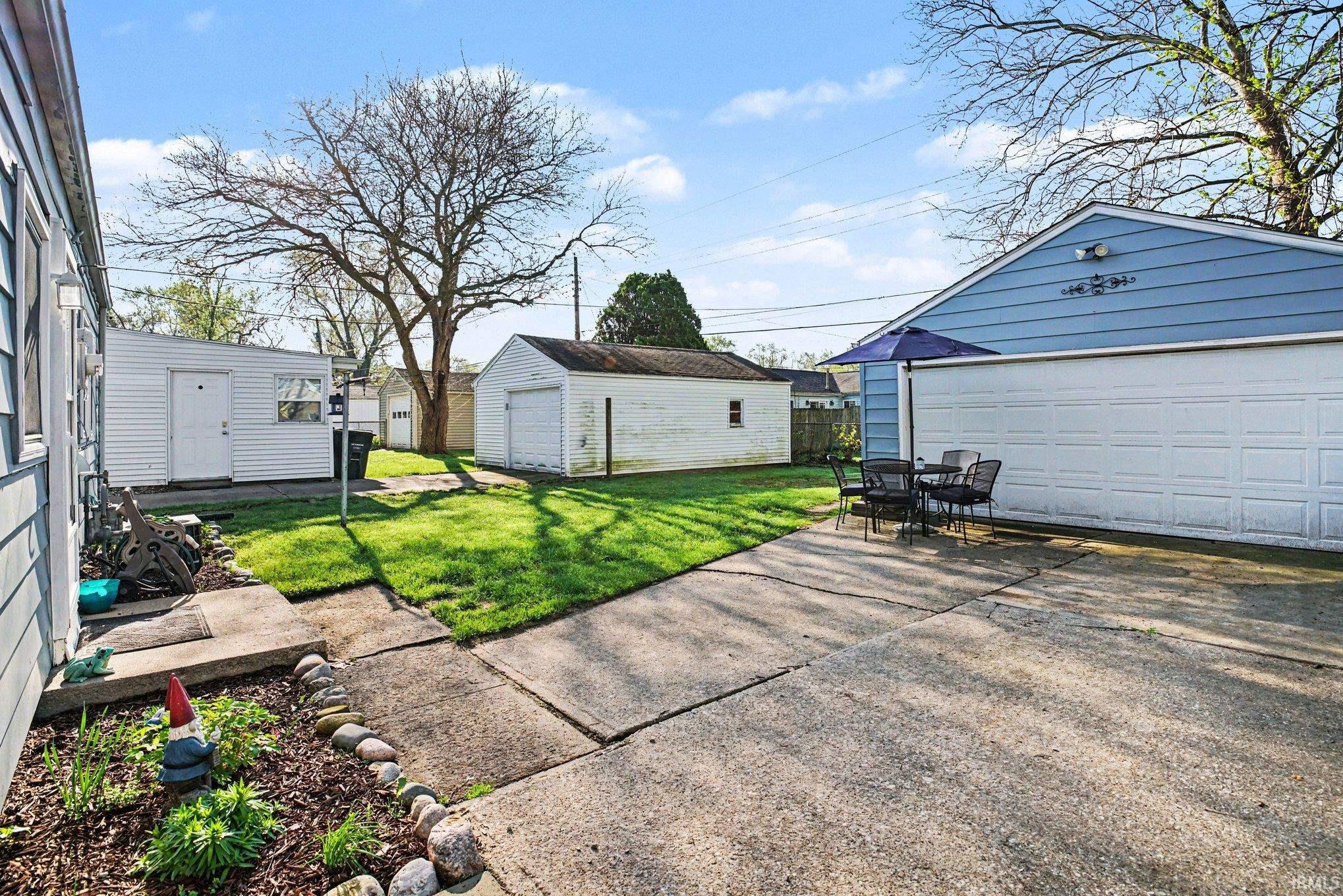 208 Luelde Street South Bend IN 46614