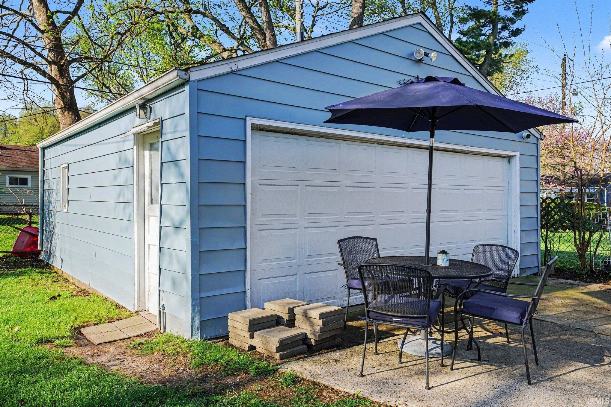 208 Luelde Street South Bend IN 46614