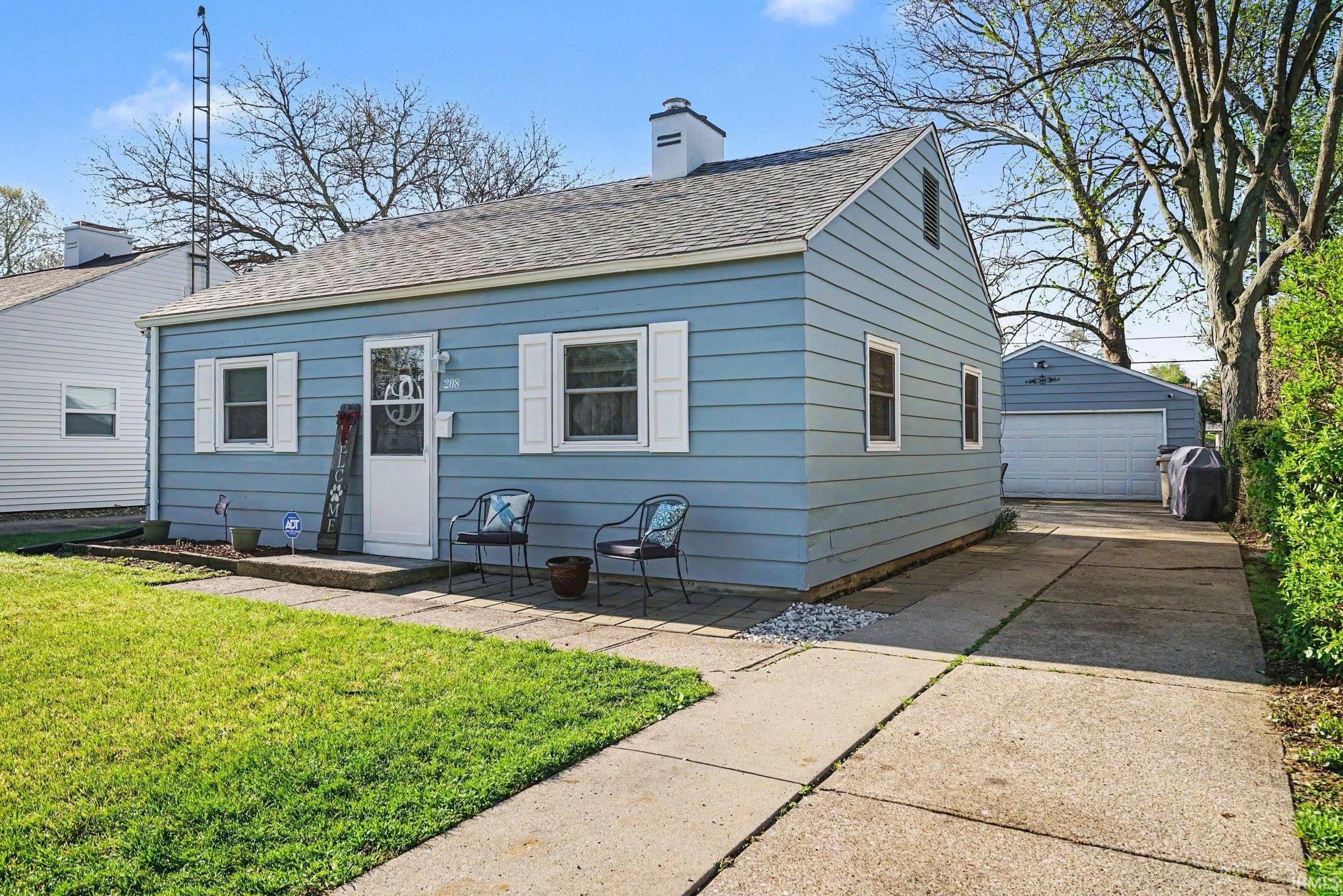 208 Luelde Street South Bend IN 46614