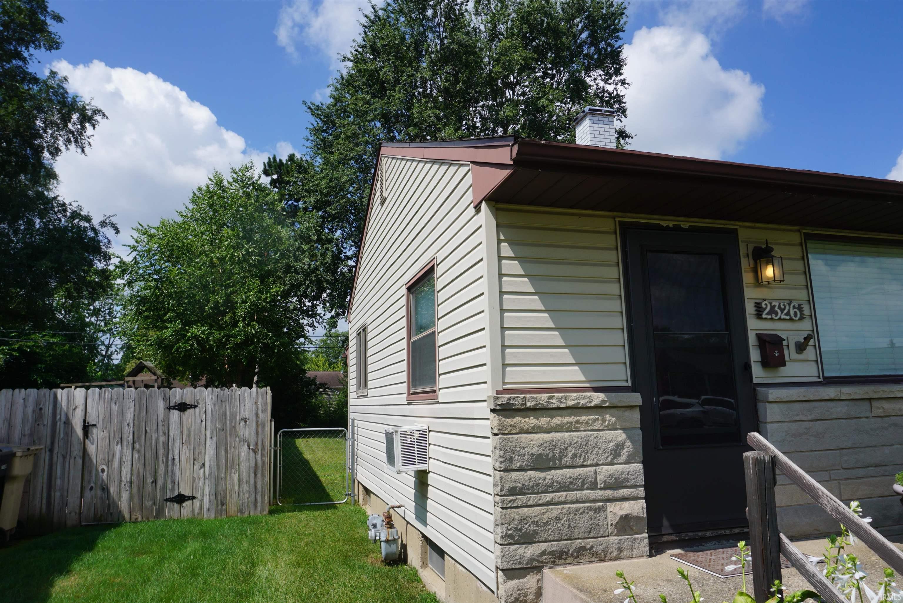 2326 Union Avenue South Bend IN 46615