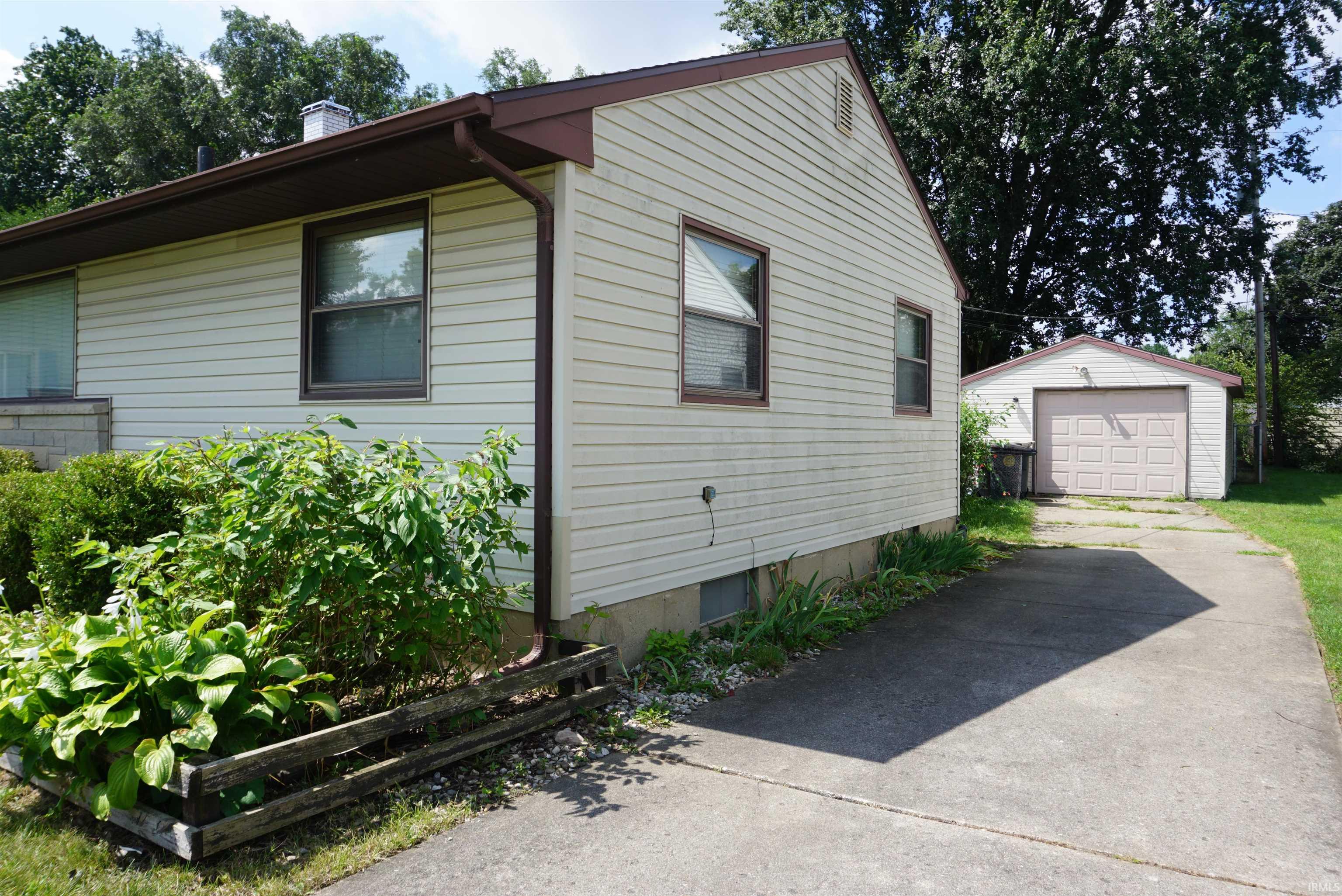 2326 Union Avenue South Bend IN 46615