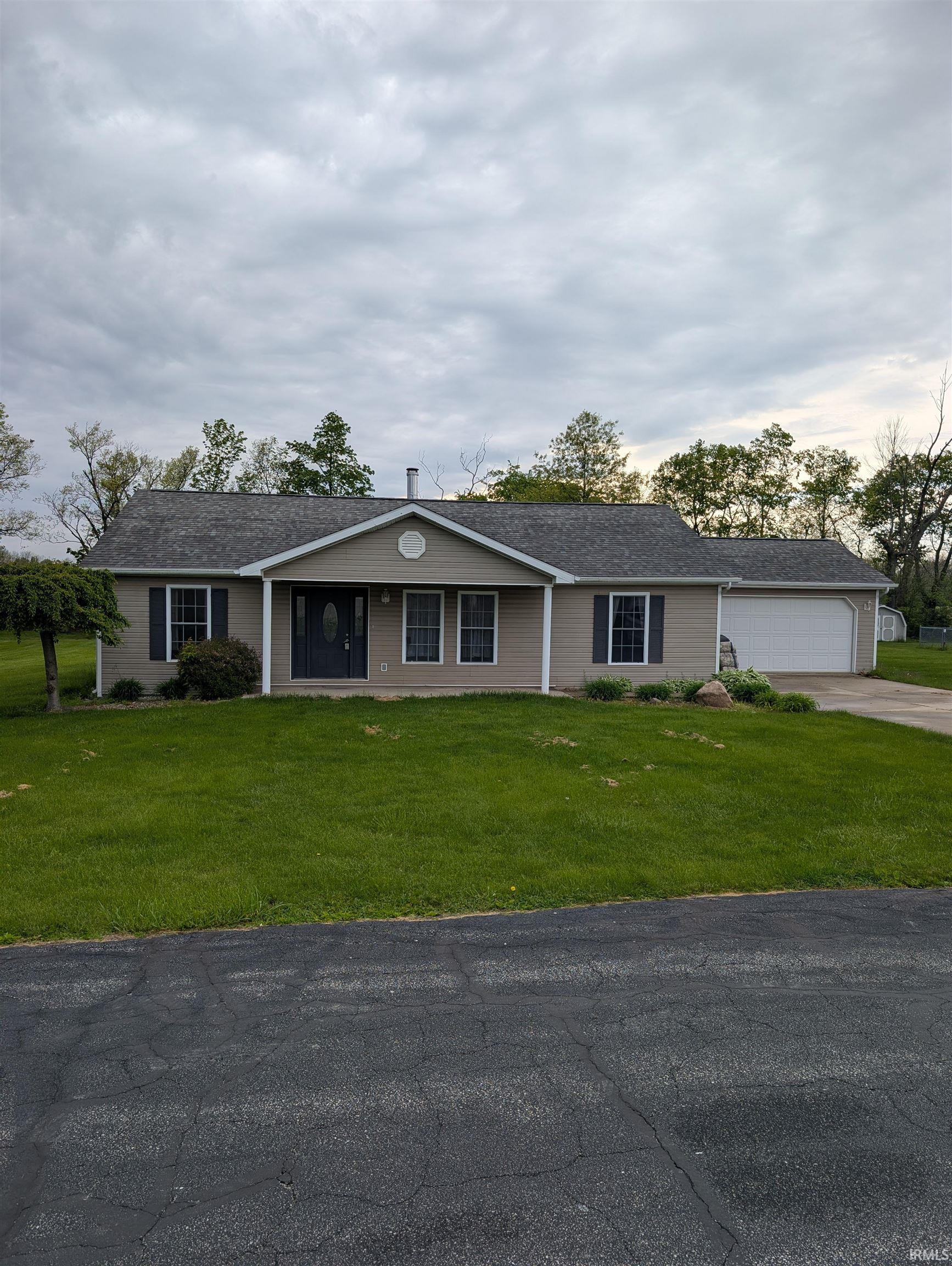 9194 N 324 West Road Huntington IN 46750