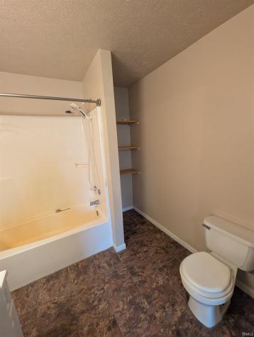 9194 N 324 West Road Huntington IN 46750
