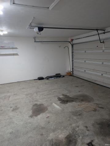 9194 N 324 West Road Huntington IN 46750