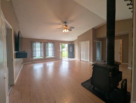 9194 N 324 West Road Huntington IN 46750