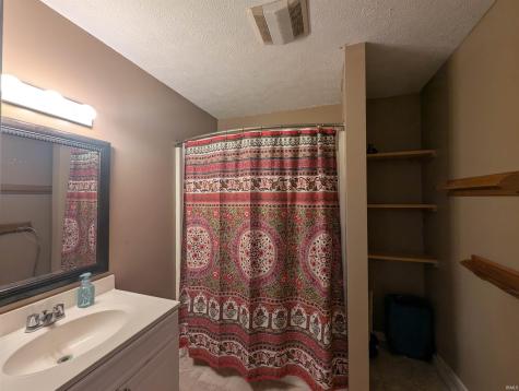 9194 N 324 West Road Huntington IN 46750