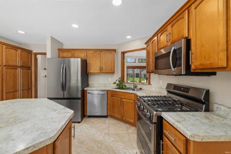 10833 Mill Lake Cove Fort Wayne IN 46845