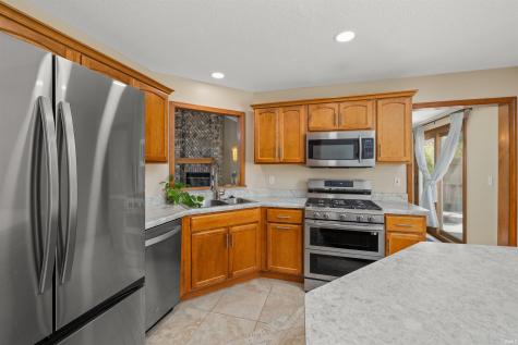10833 Mill Lake Cove Fort Wayne IN 46845