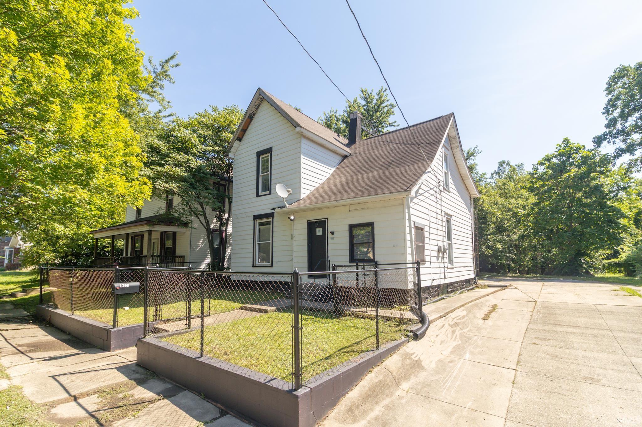 1208 N Elm Street Muncie IN 47303