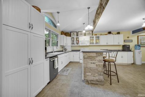 18318 Chickasaw Trail Culver IN 46511