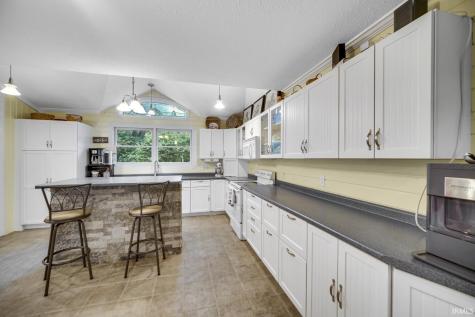 18318 Chickasaw Trail Culver IN 46511