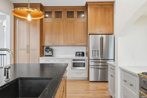 2288 Banyan Hill Court Fort Wayne IN 46814