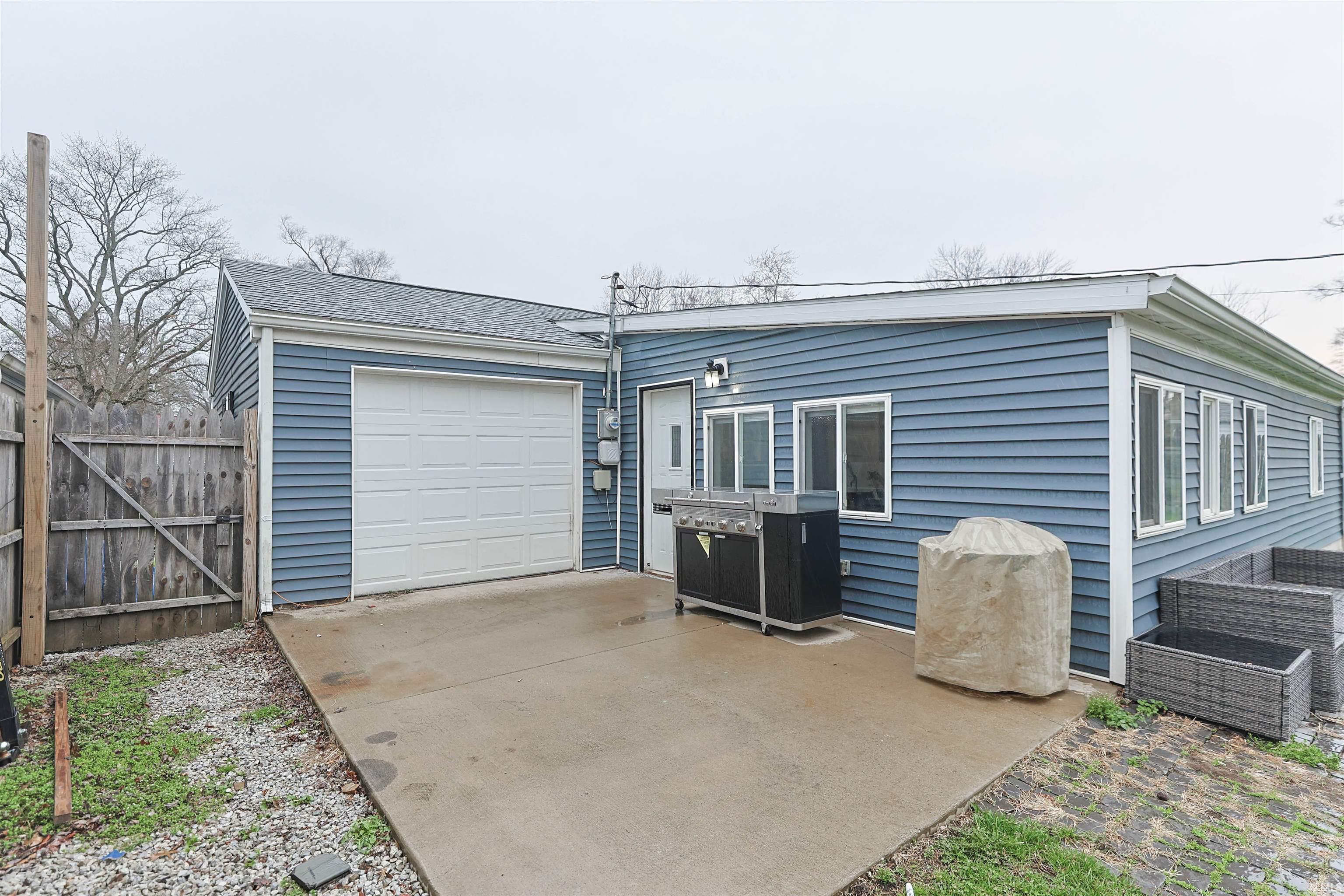 2122 N Elmer Street South Bend IN 46628