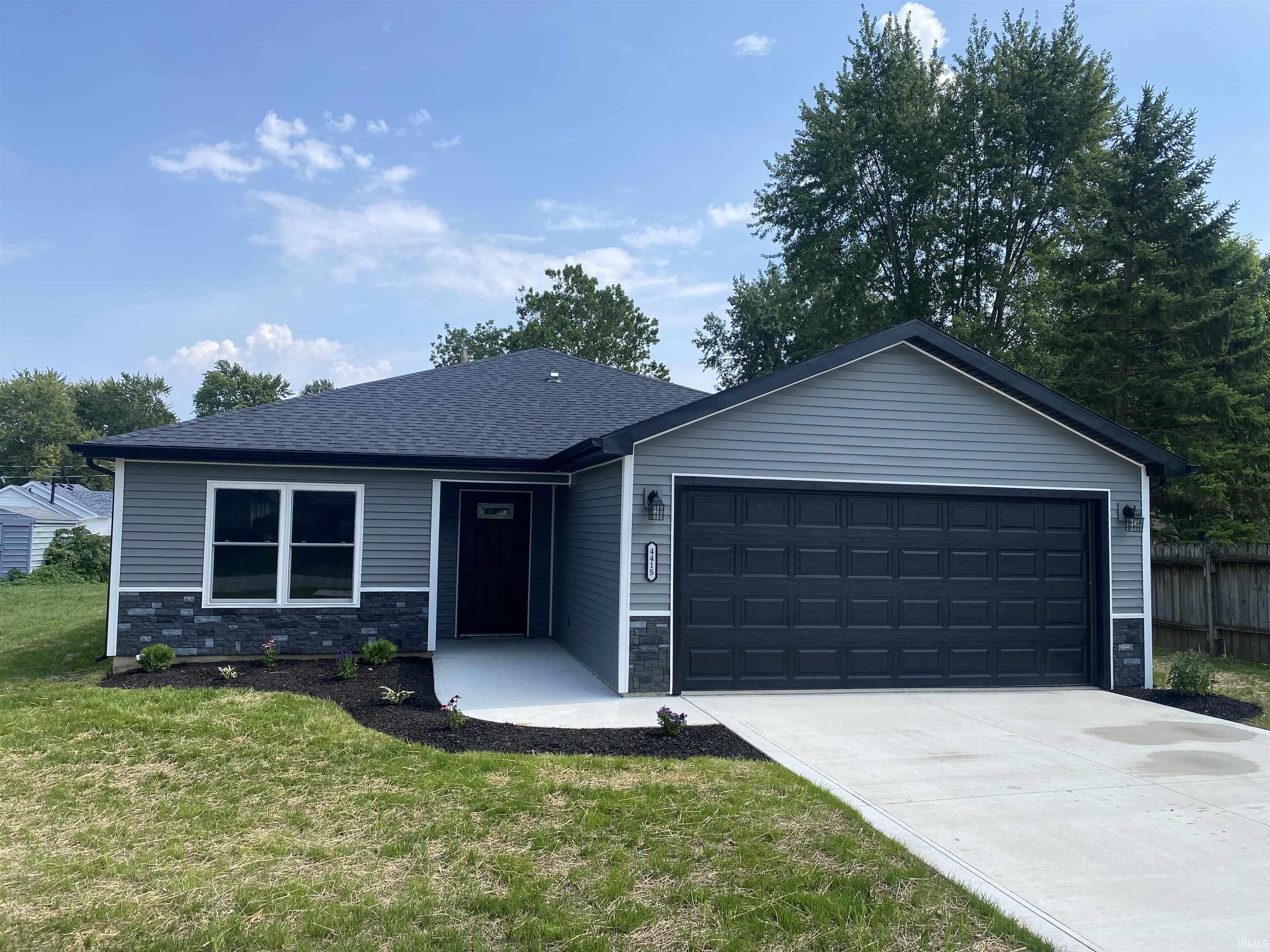 4415 Wayne Trace Fort Wayne IN 46806