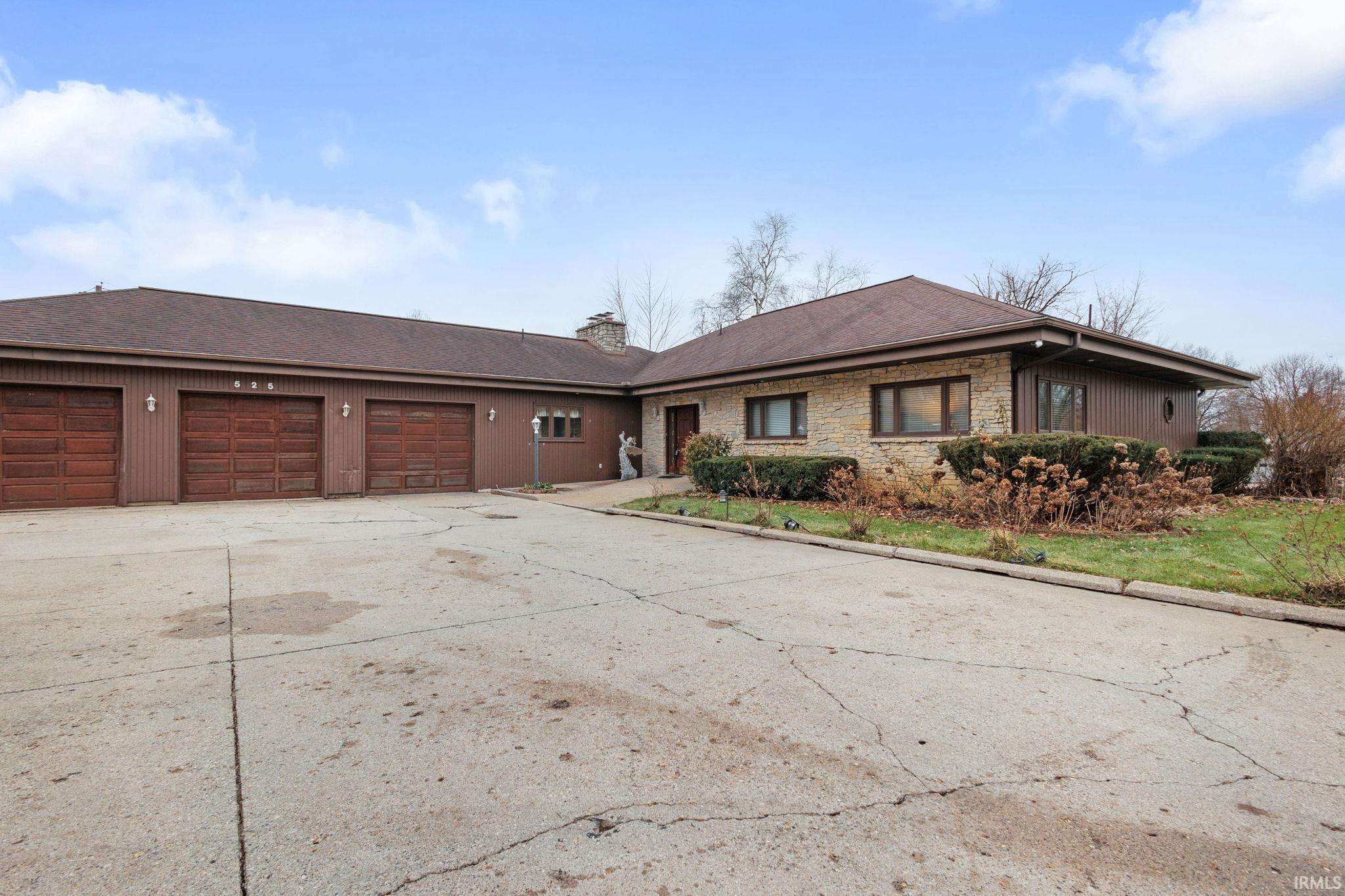 525 W Wayne Street Middlebury IN 46540