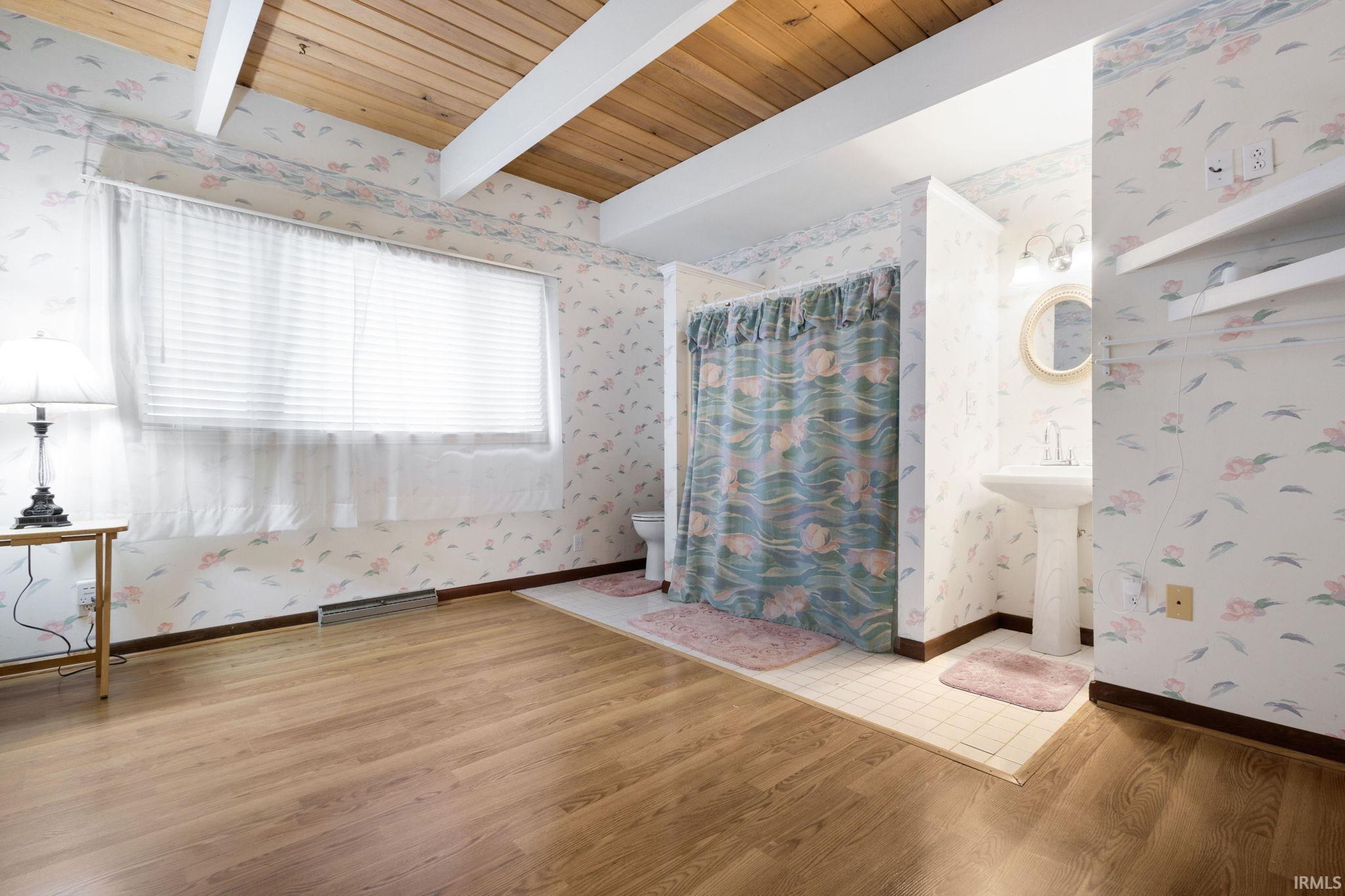525 W Wayne Street Middlebury IN 46540