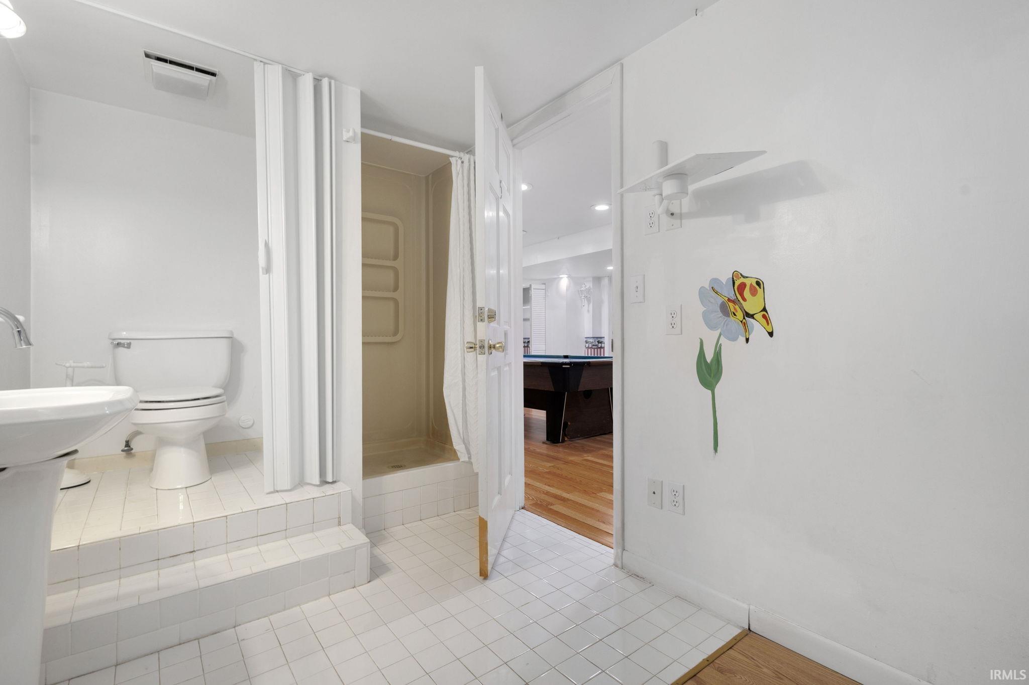 525 W Wayne Street Middlebury IN 46540