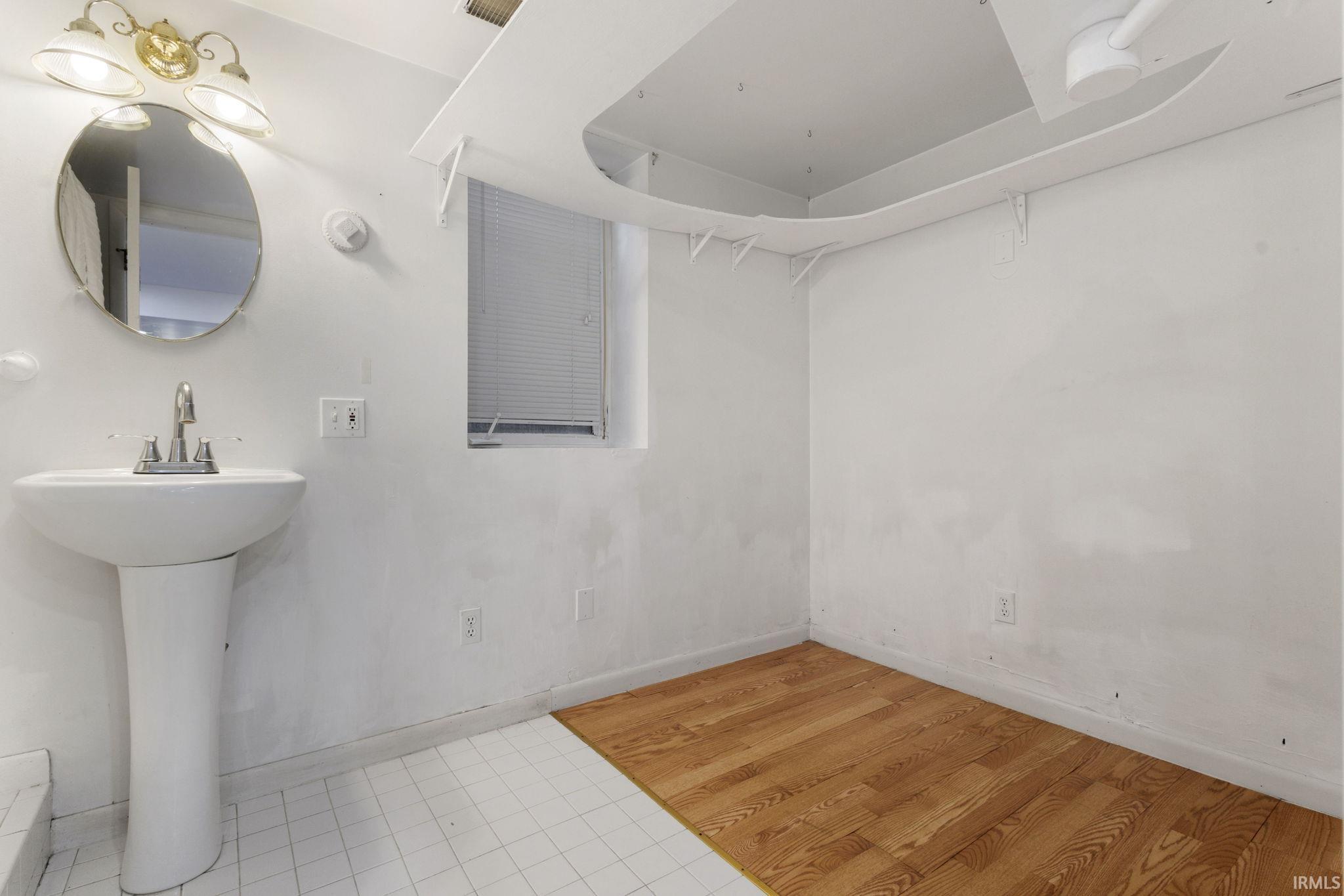 525 W Wayne Street Middlebury IN 46540