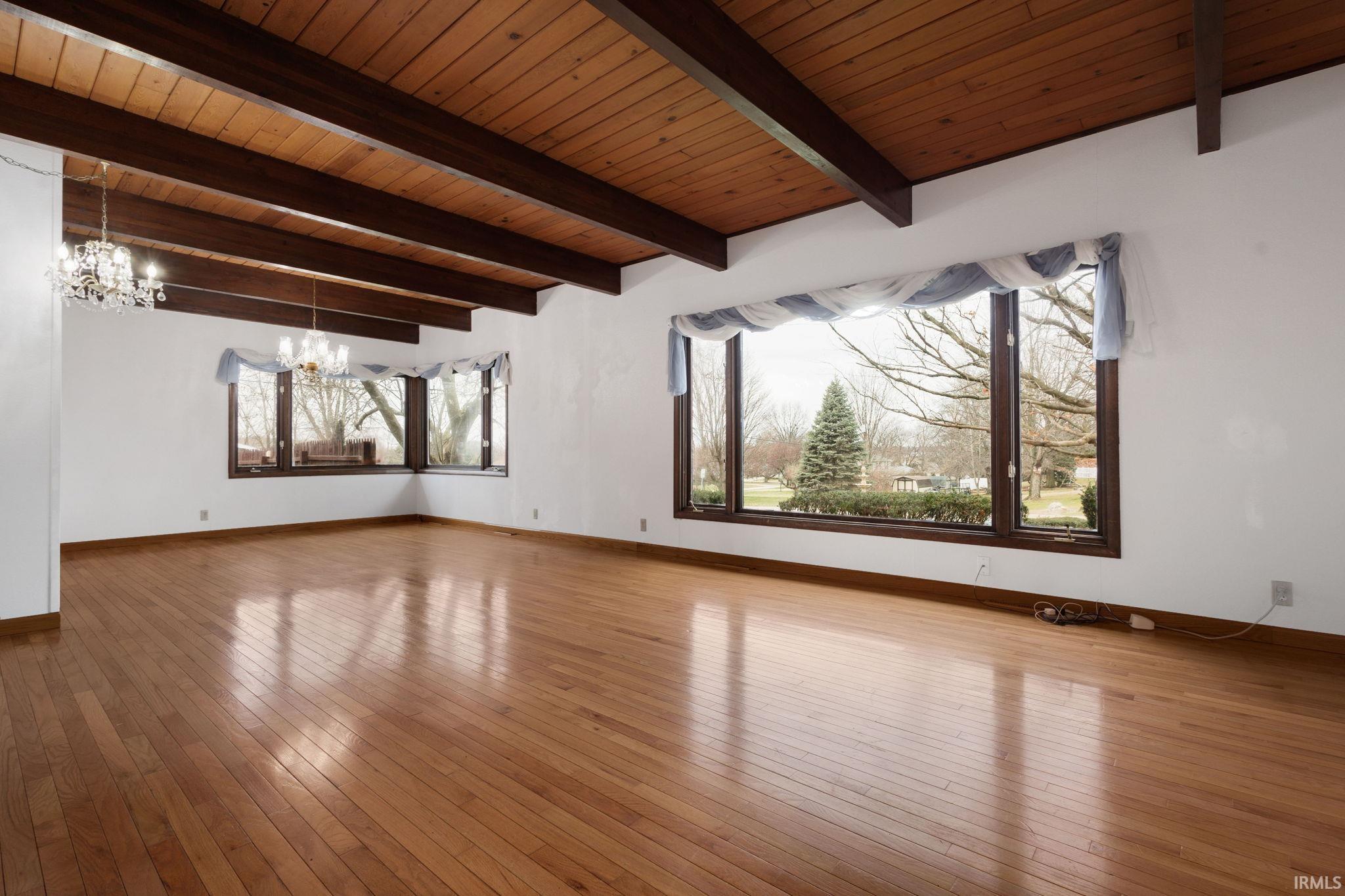525 W Wayne Street Middlebury IN 46540