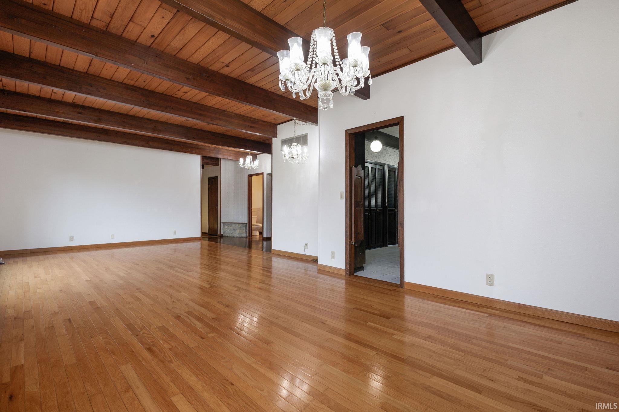 525 W Wayne Street Middlebury IN 46540