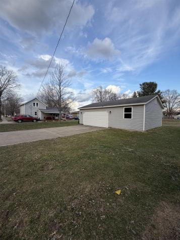 909 Illinois Street Walkerton IN 46574