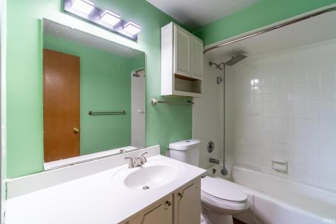 5502 Vance Avenue Fort Wayne IN 46815