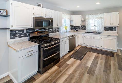 608 N Main Street Bicknell IN 47512