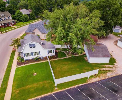 608 N Main Street Bicknell IN 47512