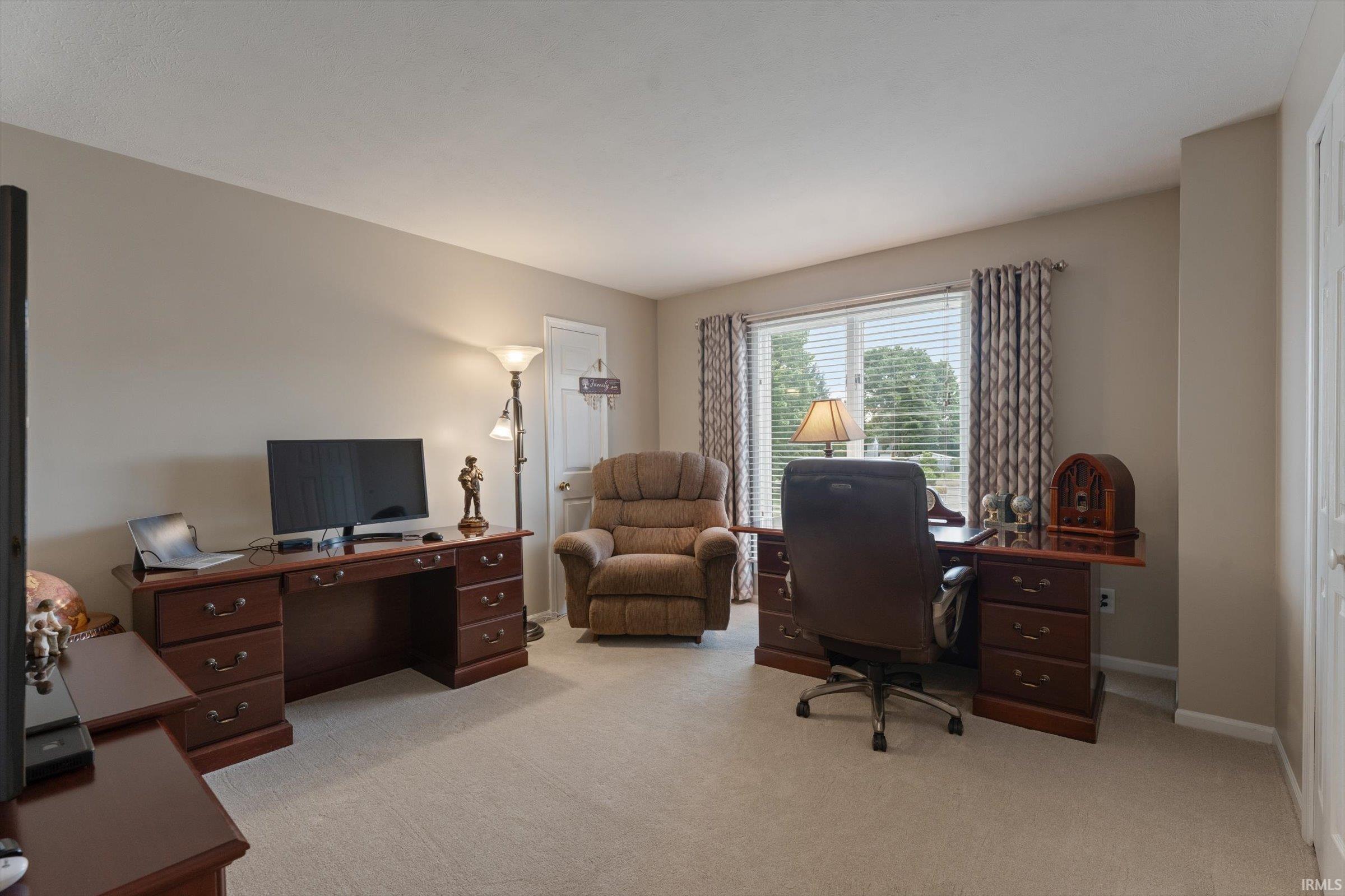 1033 Hermitage Drive South Bend IN 46614